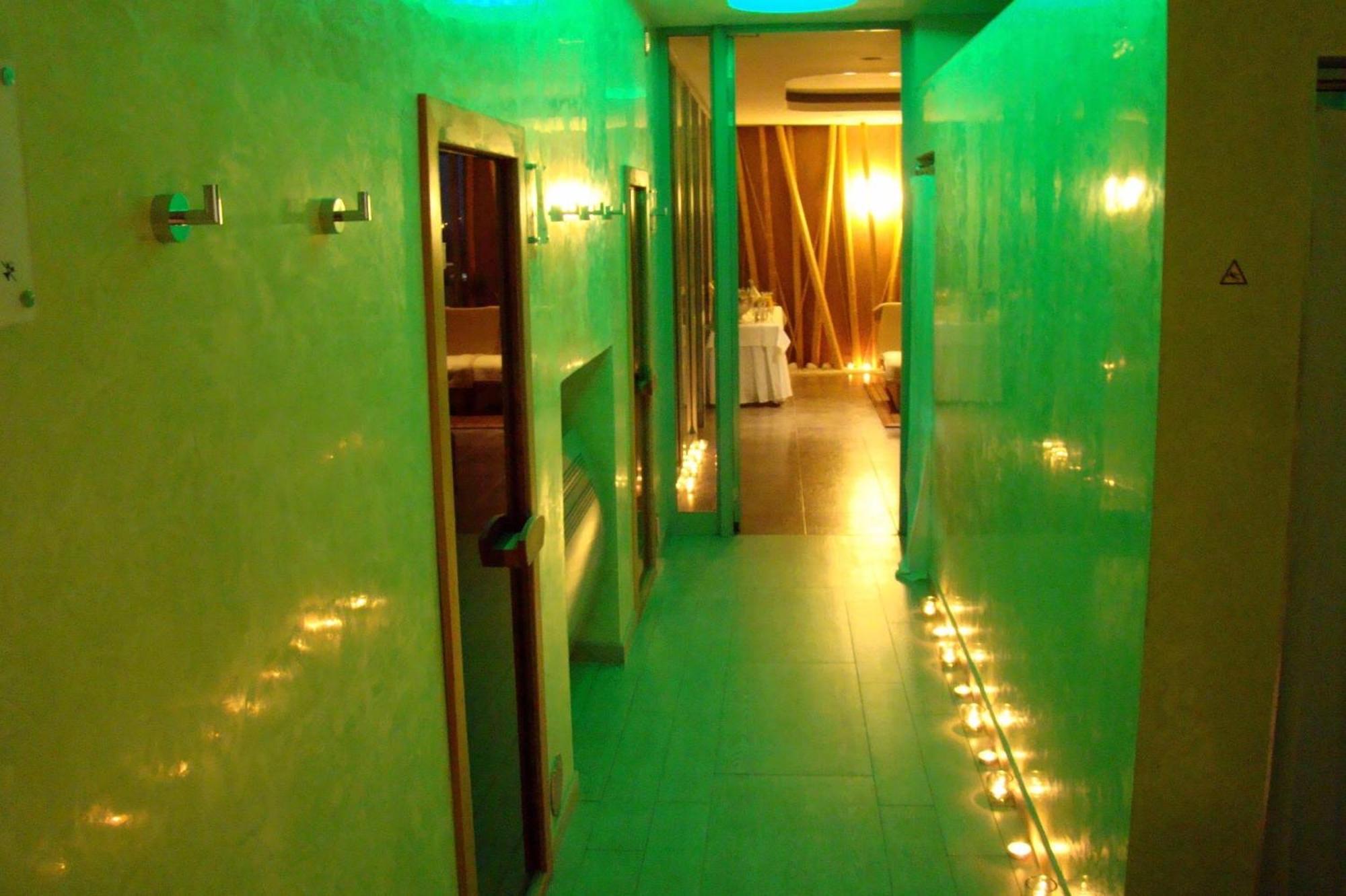 Hotel Ponteo - Activity Park Bratislava Eksteriør billede