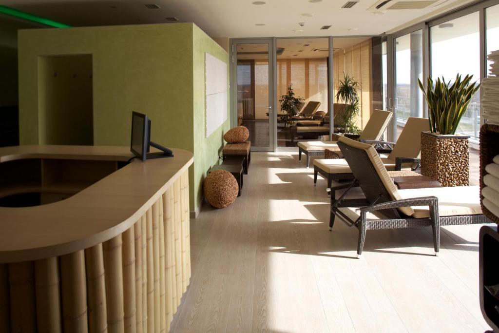 Hotel Ponteo - Activity Park Bratislava Eksteriør billede